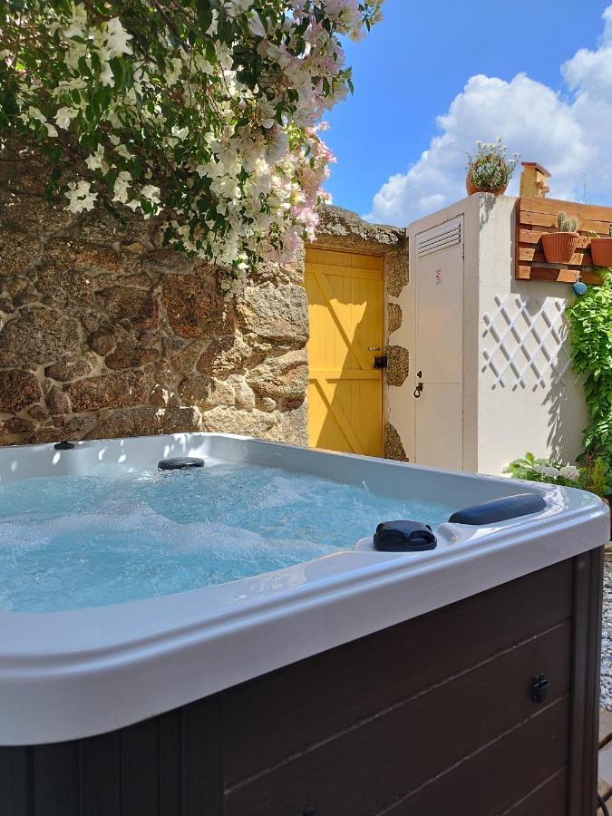 Encanto Casa Com Spa Jacuzzi Open Space Tinalhas Экстерьер фото